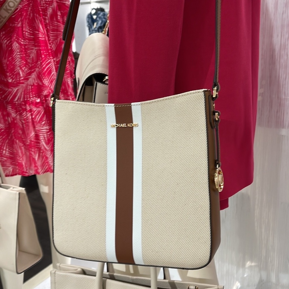Michael Kors Jet Set Travel Large Messenger Bag (Luggage) 35S3GTVM3C
NWT - Picture 4 of 16